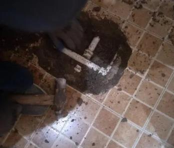 丹东市卫生间漏水维修公司为您分享下卫生间渗水如何处理及注意事项